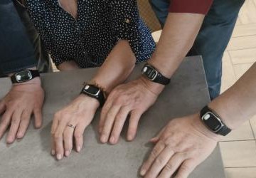 Opaski bezpieczeństwa trafiły do seniorów.